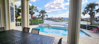 DIRECT SAIL BOATS -GULF Access 5 bedroom 3 bath , Villa stunning View, sleep 11