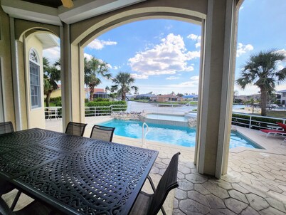 DIRECT SAIL BOATS -GULF Access 5 bedroom 3 bath , Villa stunning View, sleep 11