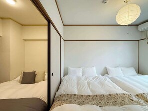 2 chambres, fer et planche à repasser, Wi-Fi, draps fournis