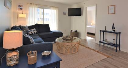 MINI-WEEKS IN SWEET POOL COMMUNITY CONDO, 1203 The Palms, Rehoboth Beach, DE