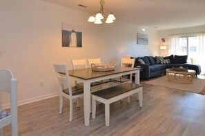 Dining - MINI-WEEKS IN SWEET POOL COMMUNITY CONDO, 1203 The Palms, Rehoboth Beach, DE (Rehoboth Beach)