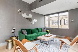 テレビ、ステレオ