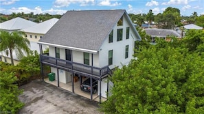 Exterior - SEASCAPE COZY BEACH HOME 1/2MI. TO OCEAN! SLEEPS 6-Fenced Backyard (Naples)