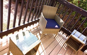 Property grounds - SEASCAPE COZY BEACH HOME 1/2MI. TO OCEAN! SLEEPS 6-Fenced Backyard (Naples)