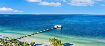 Freshly Remodeled Island Suite w/ Pool & Pet Friendly