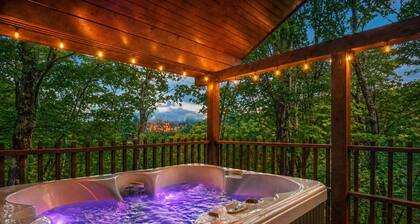 Log Cabin • 5 Min to Gatlinburg • Mountain View • 2 King Suites • Hot Tub