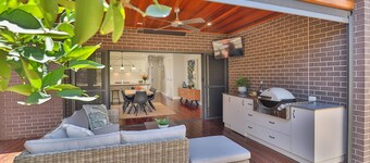 Indulge Luxury Homes - Dockside Marina