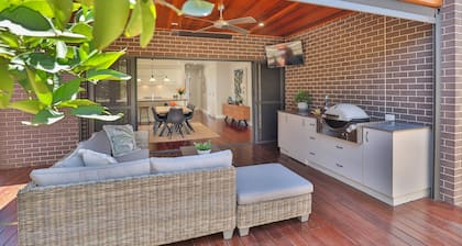 Indulge Luxury Homes - Dockside Marina