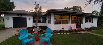 Fully Furnished Entire house, fenced yard.Pets OK. 30 min to Legoland