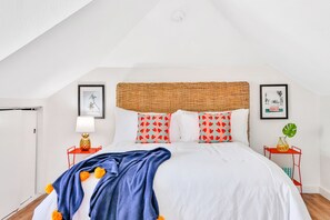 Fer et planche à repasser, accès à Internet, literie fournie