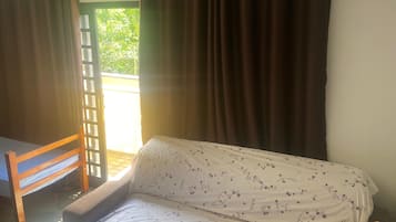 2 bedrooms, desk, iron/ironing board, free WiFi