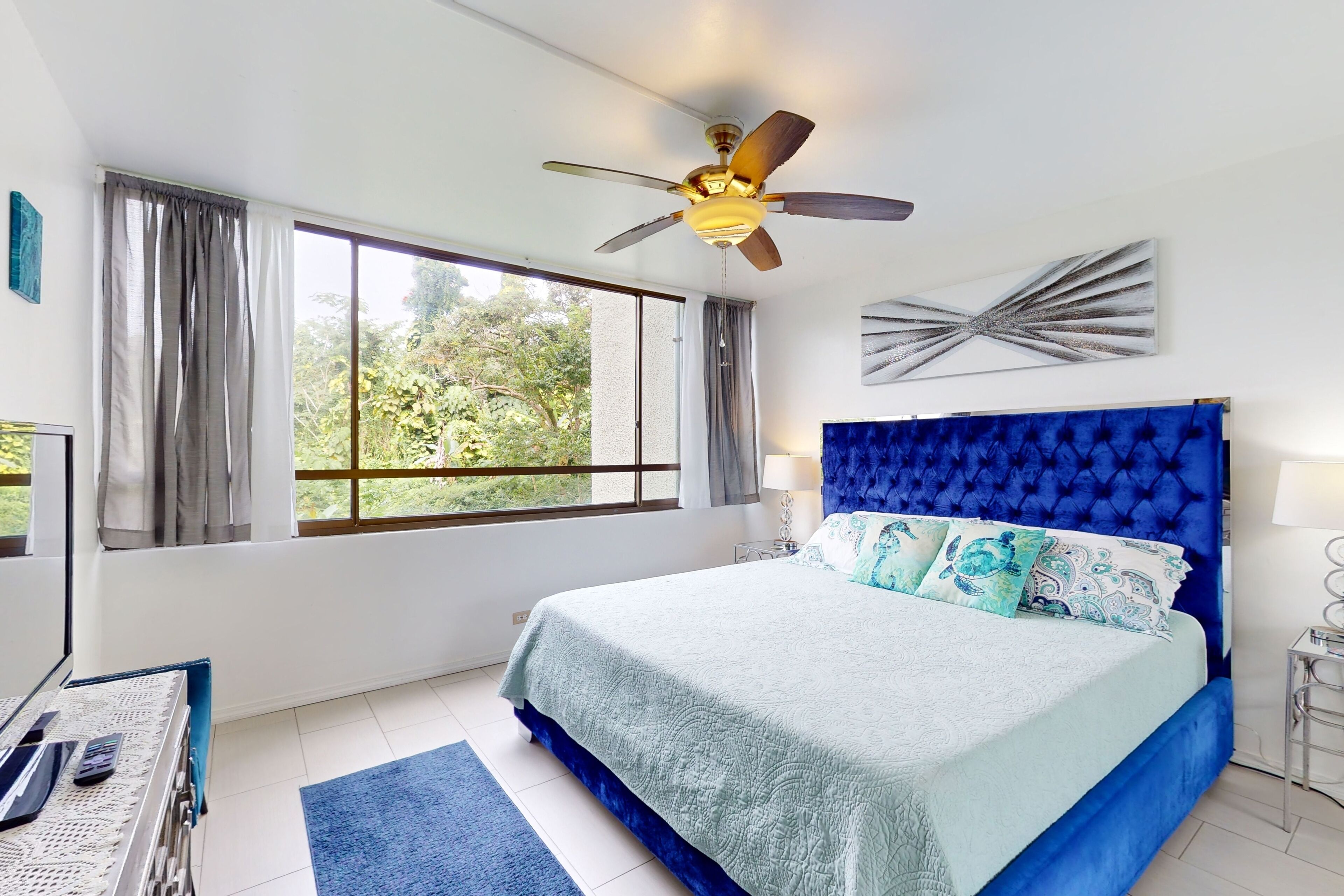 2 bedrooms, free internet, bed sheets