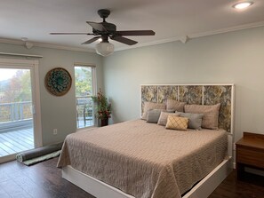 4 bedrooms, iron/ironing board, travel crib, free WiFi