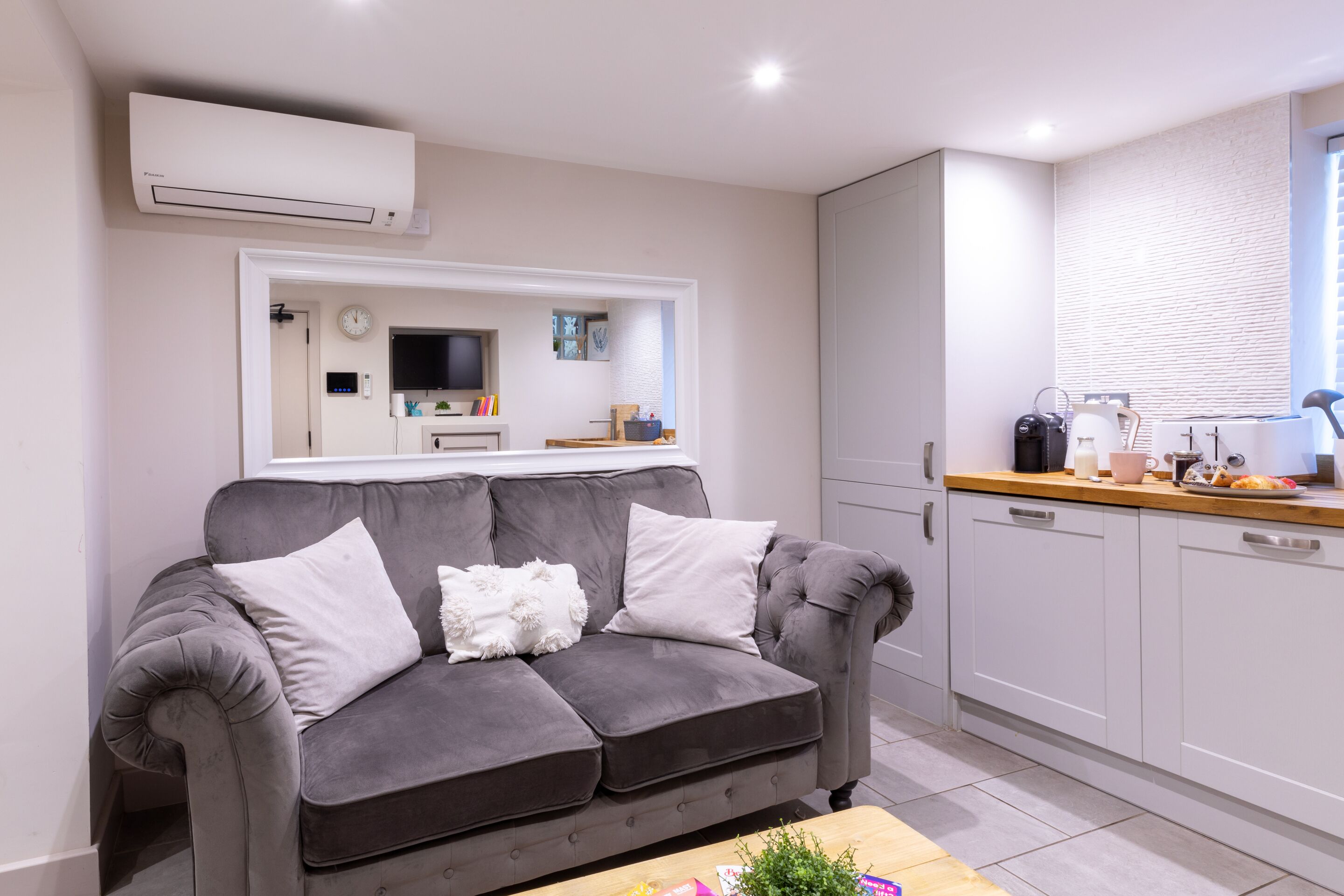 Living Room / Lounge