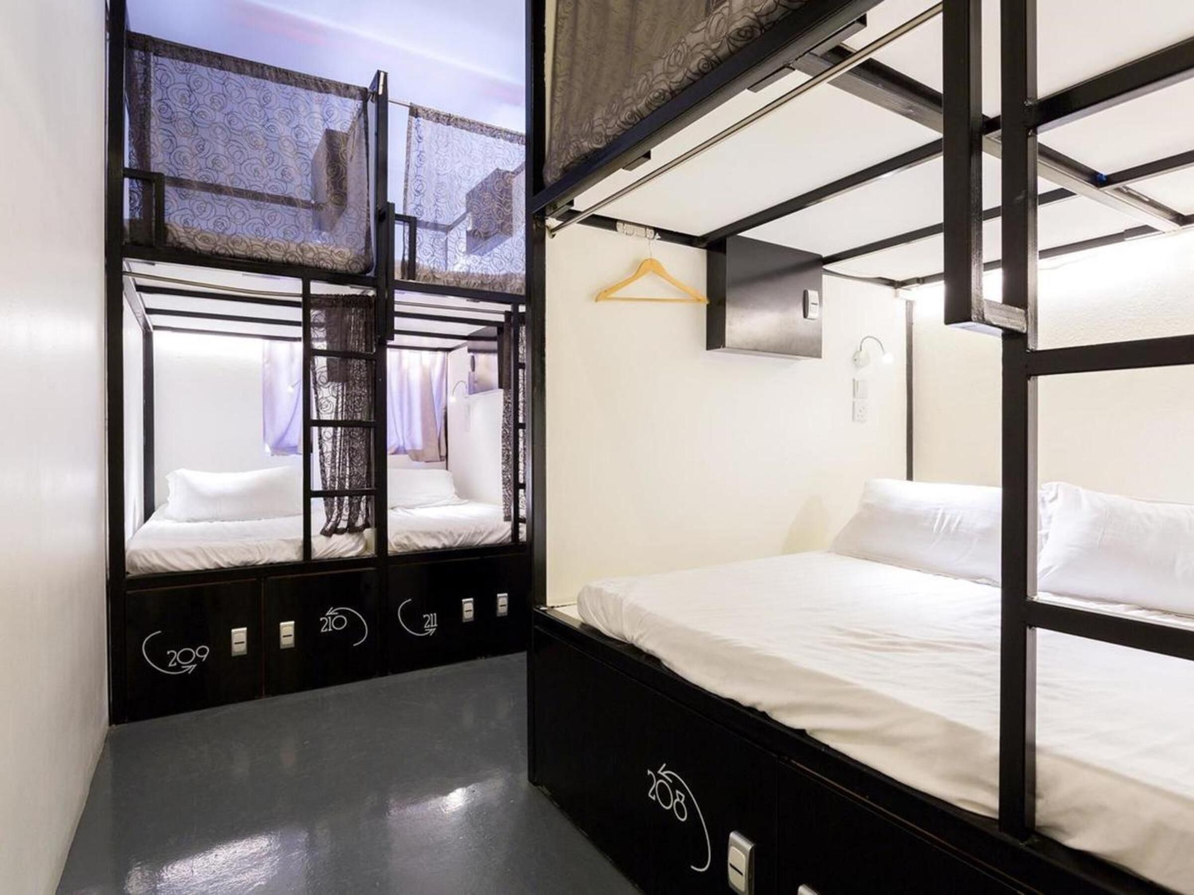 Free WiFi, bed sheets