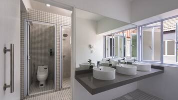 Shower, towels