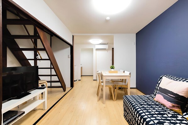 Private Vacation Home | 1 bedroom, iron/ironing board, free WiFi, bed sheets - Yagara Terrace House B (Osaka)