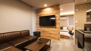 Deluxe F, Non Smoking | Living area