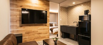 แกรนด์ เบส อูราคามิ