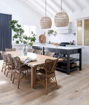 Dining - Luxury Hamptons Home (Leura)