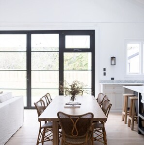 Dining - Luxury Hamptons Home (Leura)
