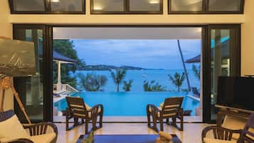 Luxury Villa | Living area | Flat-screen TV