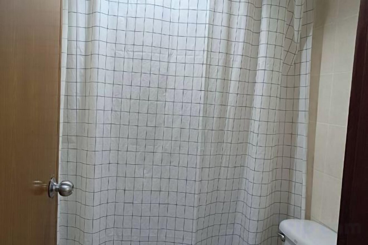 Bathroom | Shower, soap, shampoo, toilet paper
