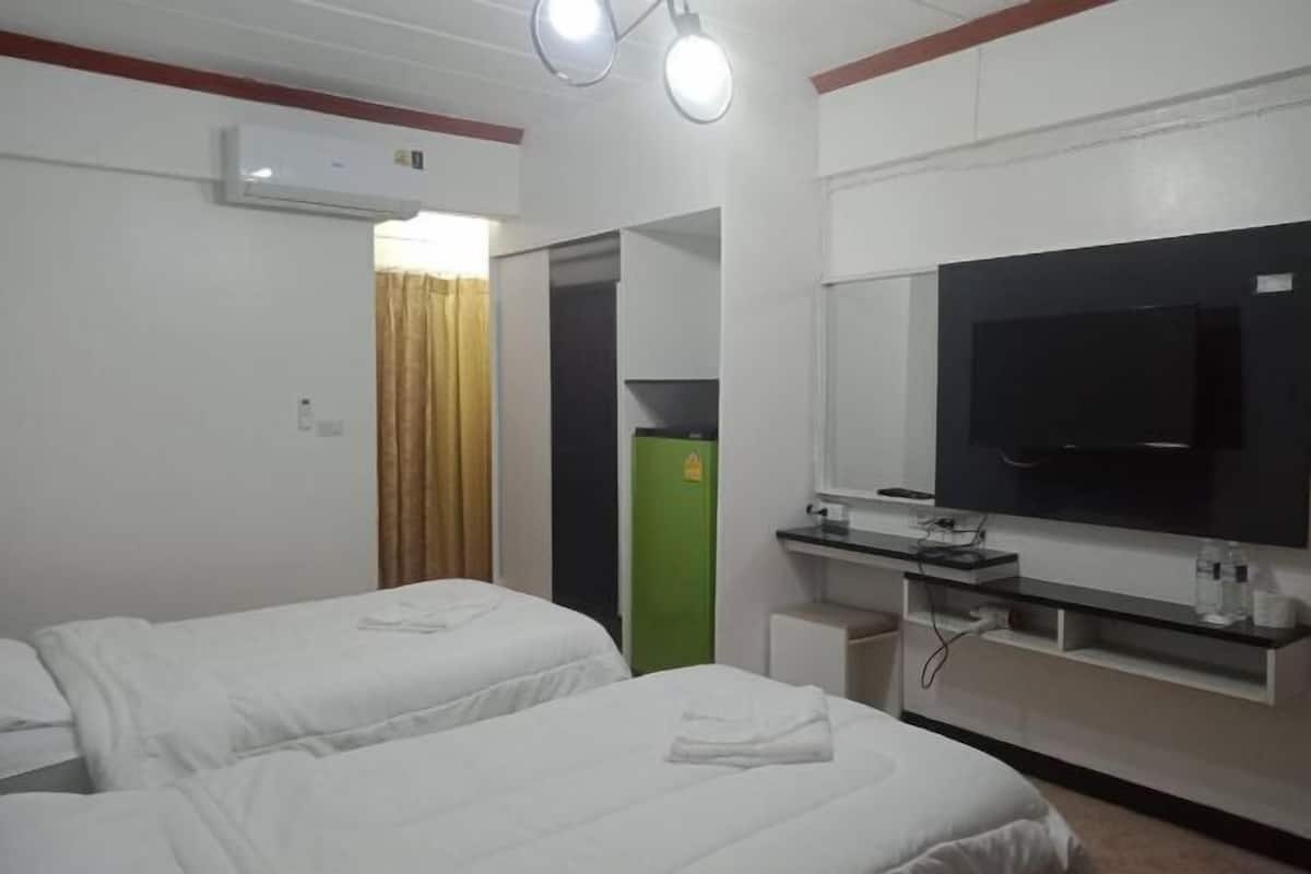 Free WiFi, bed sheets