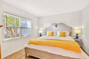 2 bedrooms, iron/ironing board, free Internet, bed sheets