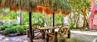 Freshly Remodeled Island Suite w/ Pool & Pet Friendly