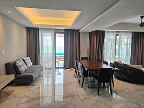 套房 (Seri Menanti) | 起居区 | 40-英寸LED 电视 （配备数码频道）、电视