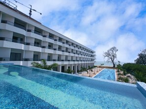 Outdoor pool - Pacific Regency Beach Resort Port Dickson (Port Dickson)