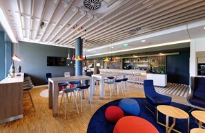 Bar (on property) - Holiday Inn Express Lustenau by IHG (Lustenau)