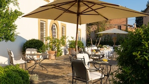 Outdoor dining - Tenuta Di Pratello 24, Emma Villas (Peccioli)