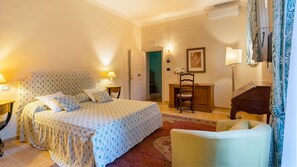 12 bedrooms, desk, iron/ironing board, free WiFi - Tenuta Di Pratello 24, Emma Villas (Peccioli)