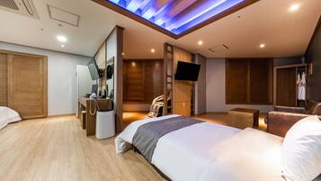 Premium-Dreibettzimmer (Styler + Air Purifier + Massage Chair)