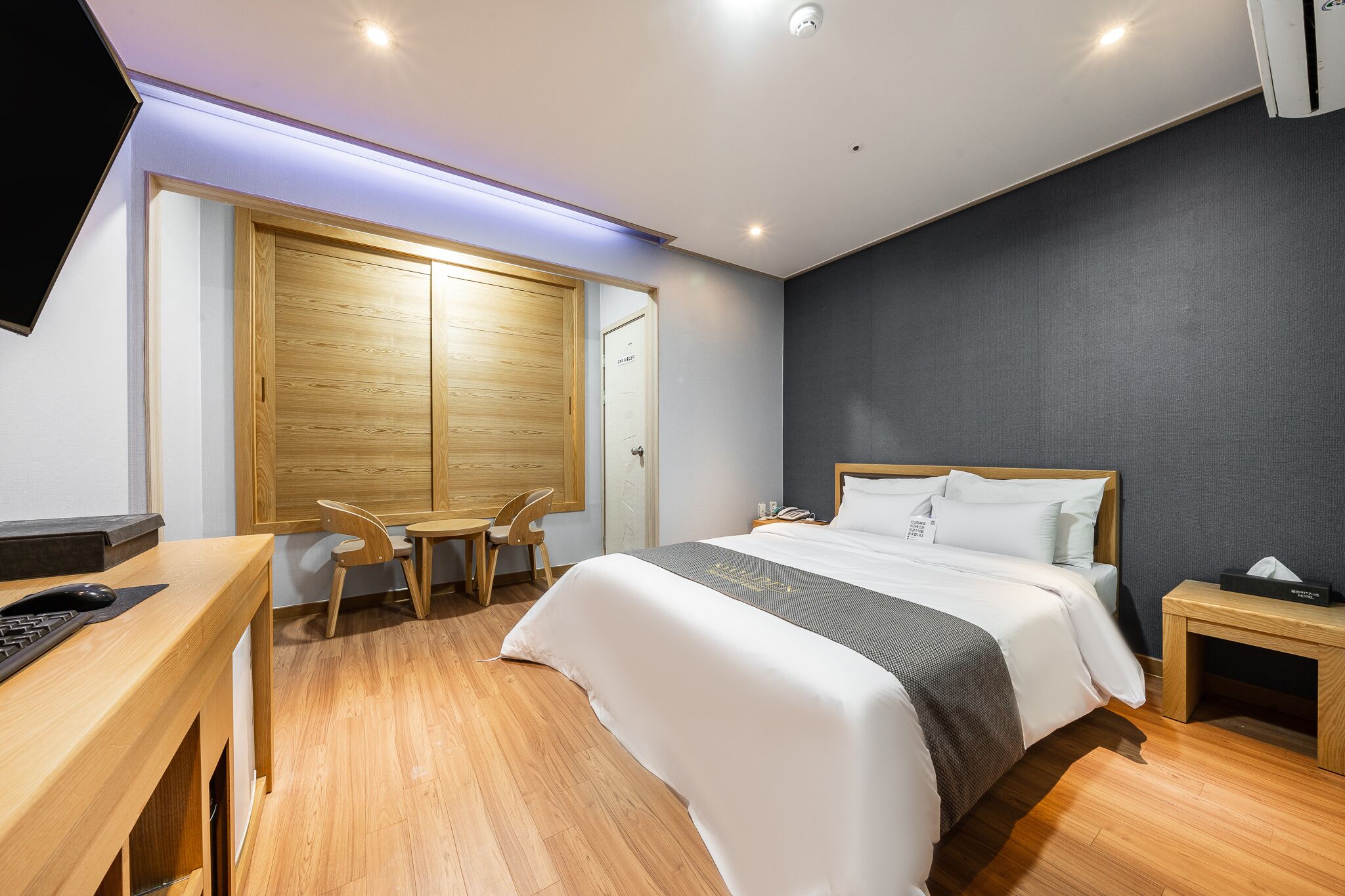 Standard Double Room (Air Purifier) | Premium bedding, down comforters, free minibar, individually furnished