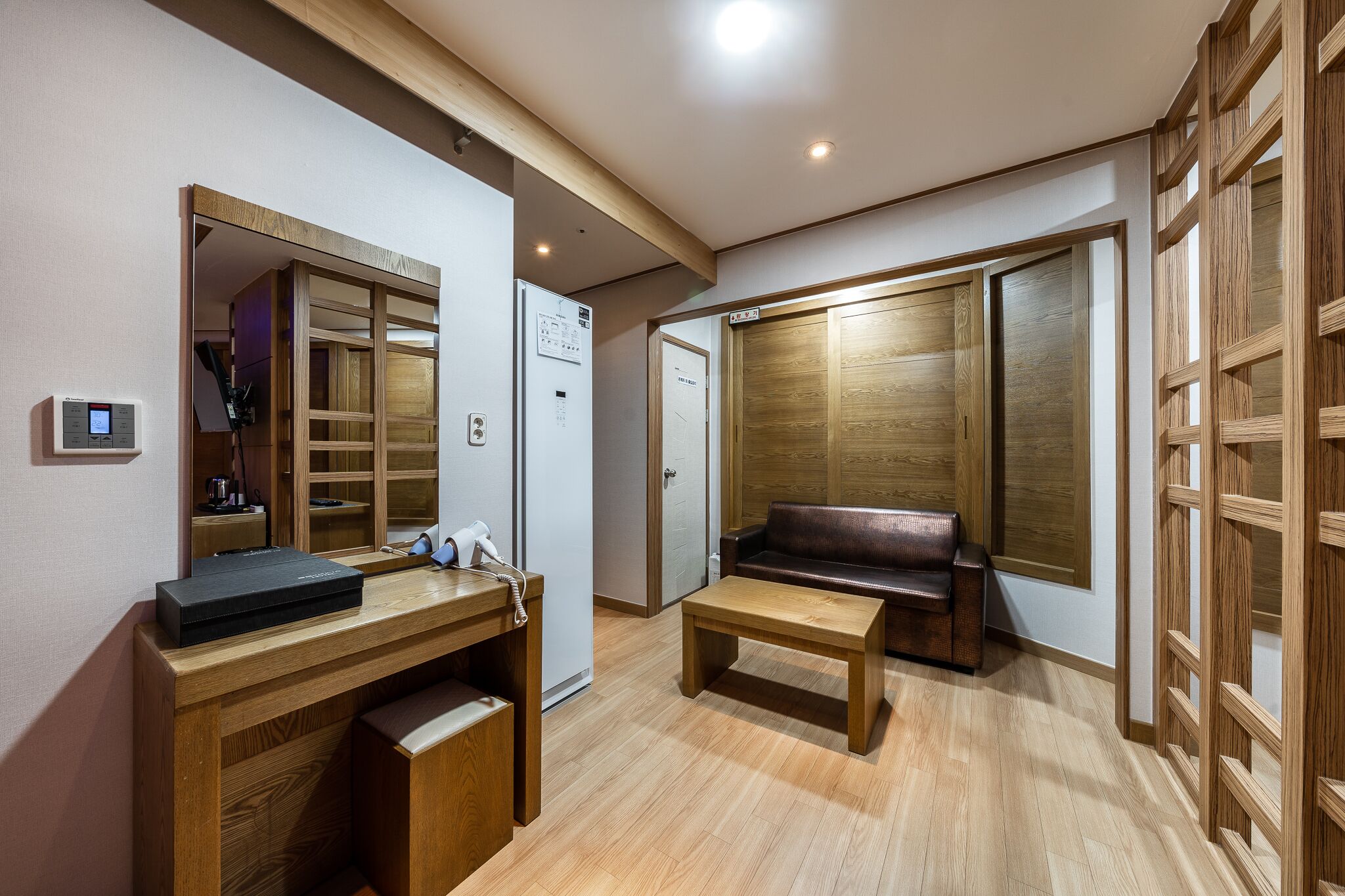 Deluxe Twin Room (Styler + Air Purifier) | Premium bedding, down comforters, free minibar, individually furnished