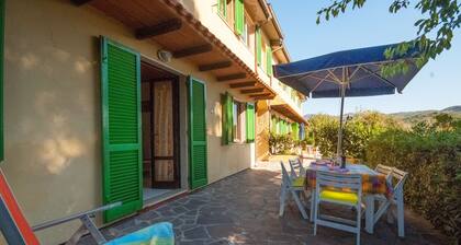 Residence La Valdana - 3 room apartment with swimming pool, tennis and parking 1km from the beach