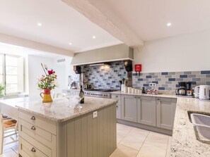 Réfrigérateur, micro-ondes, lave-vaisselle