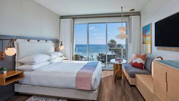 Room, 1 King Bed, Ocean View | Premium bedding, minibar, in-room safe, laptop workspace