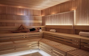 Sauna, steam room, 6 treatment rooms