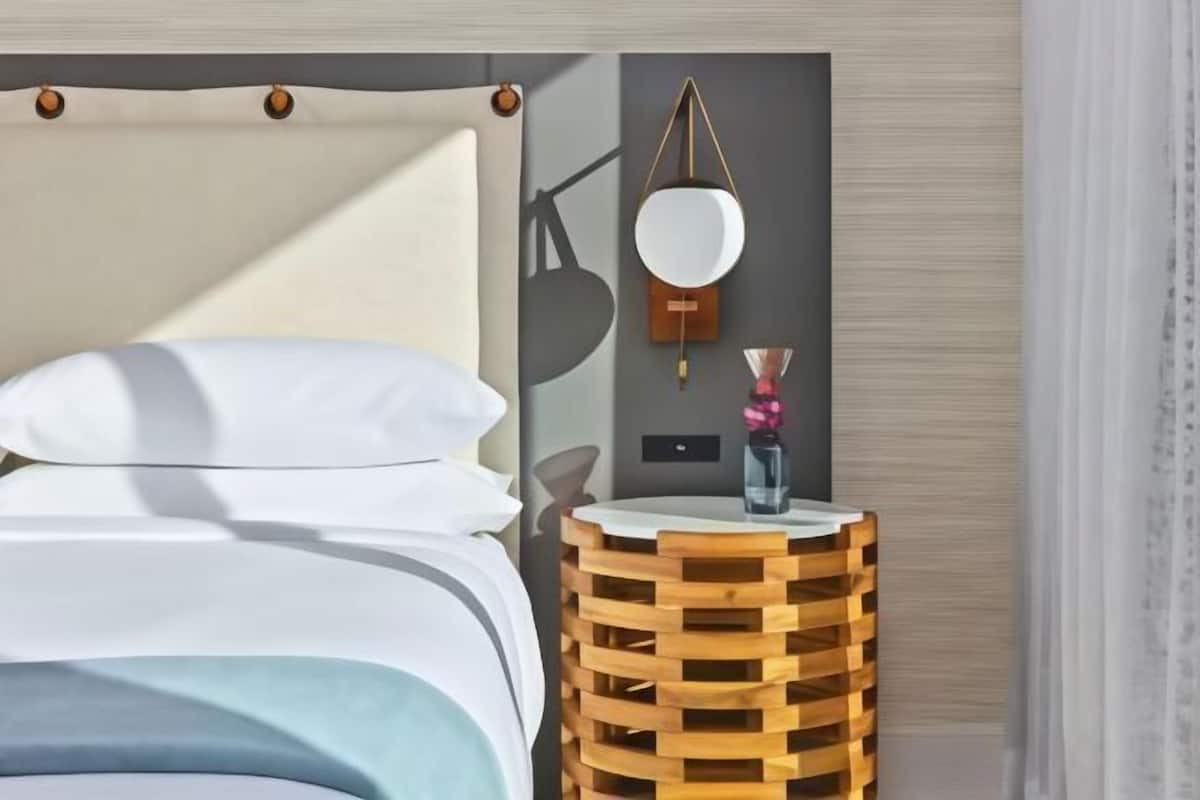 Premium bedding, minibar, in-room safe, laptop workspace