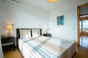 4 chambres, fer et planche à repasser, Wi-Fi, draps fournis