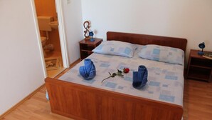 Studio (Comfort Studio Apartment) | Strykejern/-brett, wi-fi (inkludert) og sengetøy
