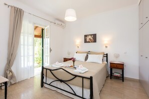 4 bedrooms, iron/ironing board, free WiFi, bed sheets - Villa Cesar (Corfu)