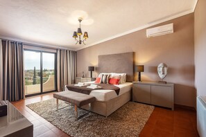 3 soverom, skrivebord, strykejern/-brett og wi-fi (inkludert)