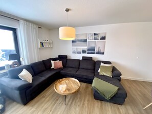 Smart-TV, Videospiele, DVD-Player, Bücher