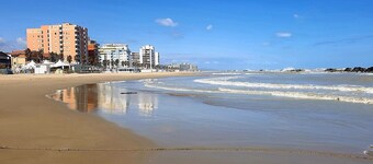 FRAC PALACE NEW APARTMENT 50 METERS FROM THE SEA GROUND FLOOR