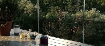 3 Bed Flat - Sleeps 6 - Garden - Parking - Wifi